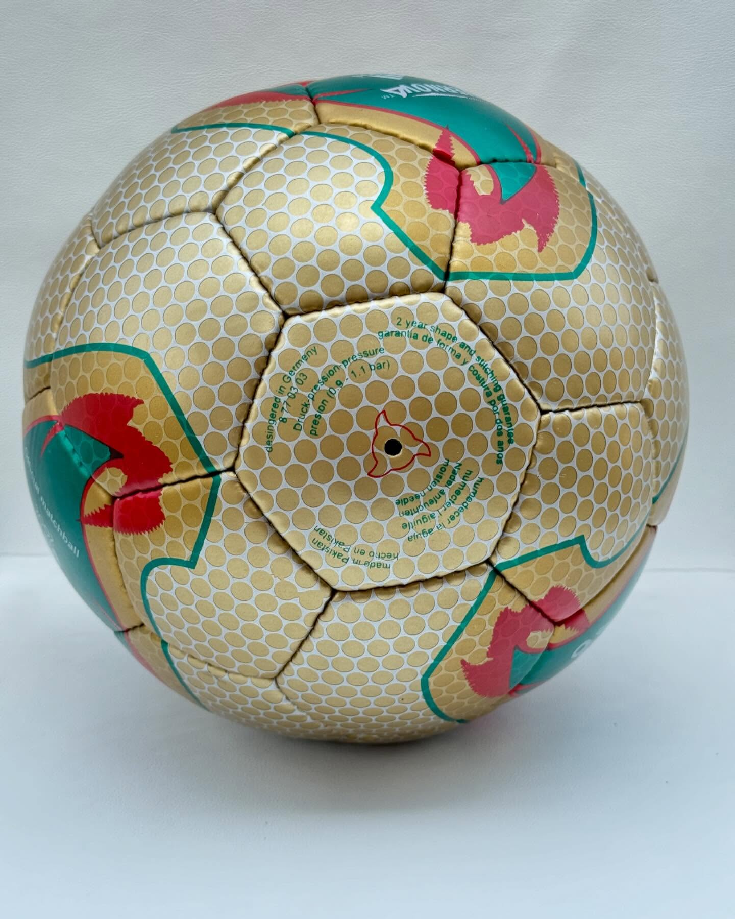 Adidas Fevernova 2002 FIFA World Cup Official Soccer Match Ball
