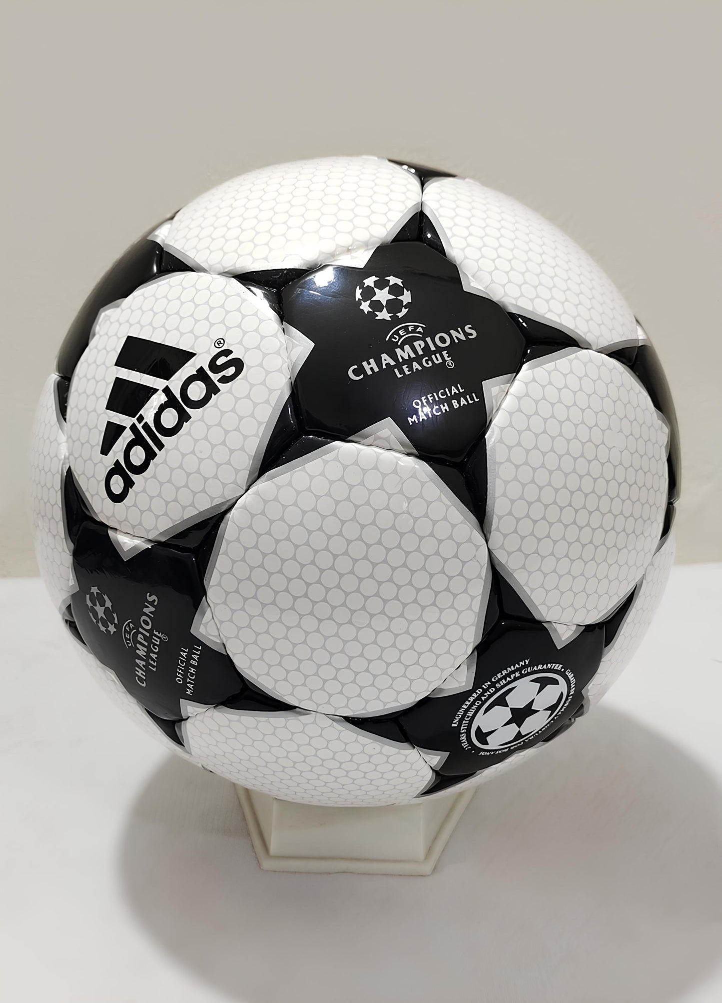 ADIDAS CHAMPIONS BLACK STAR FINALE BALL OFFICIAL MATCH BALL FIFA 2003⚽🏆🏈
