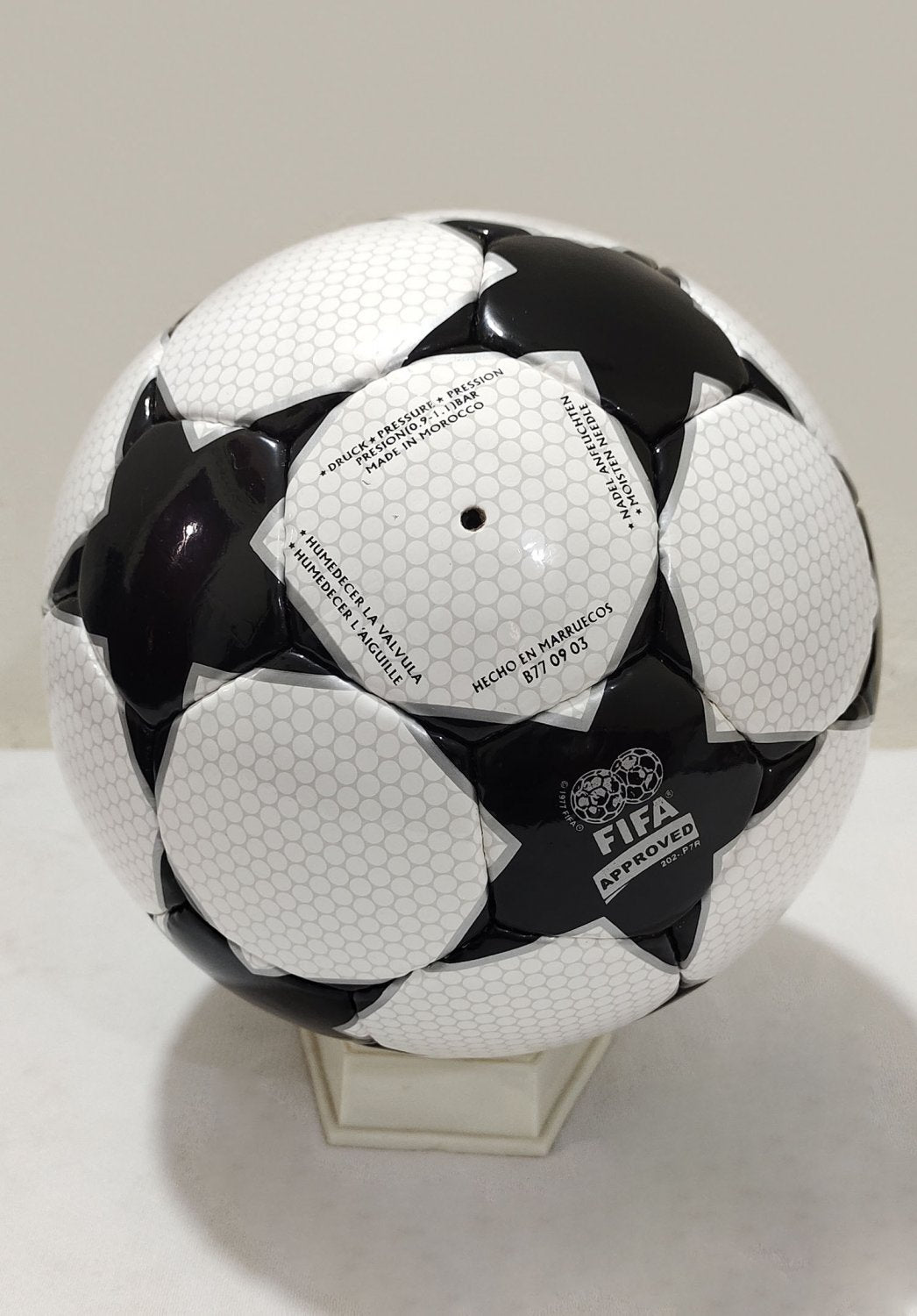 ADIDAS CHAMPIONS BLACK STAR FINALE BALL OFFICIAL MATCH BALL FIFA 2003⚽🏆🏈