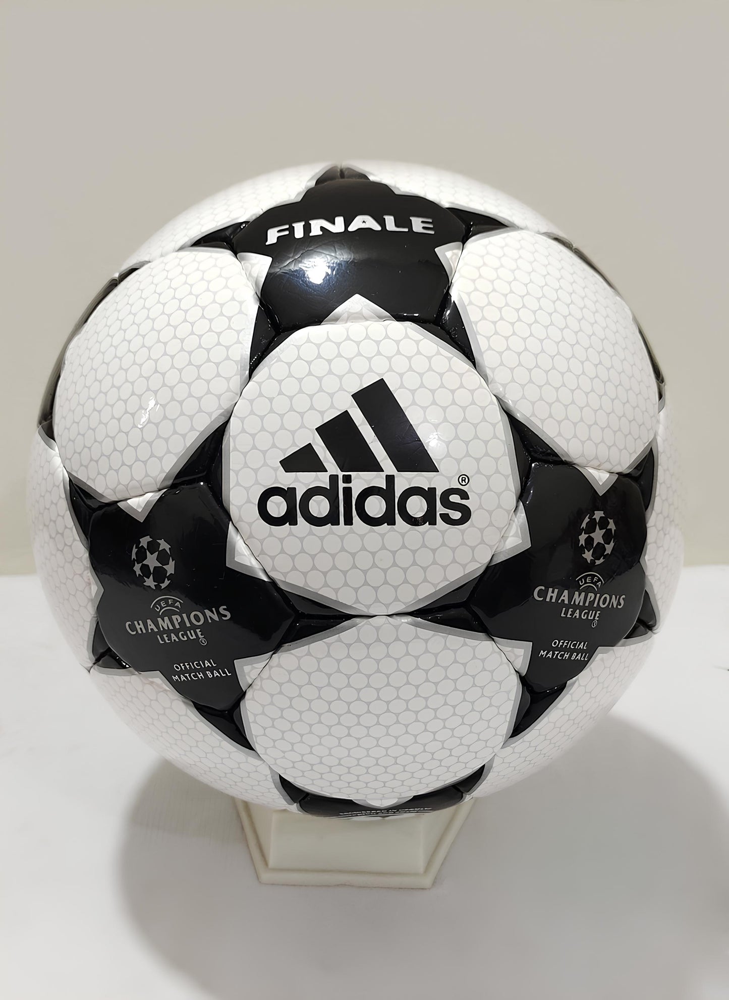 ADIDAS CHAMPIONS BLACK STAR FINALE BALL OFFICIAL MATCH BALL FIFA 2003⚽🏆🏈