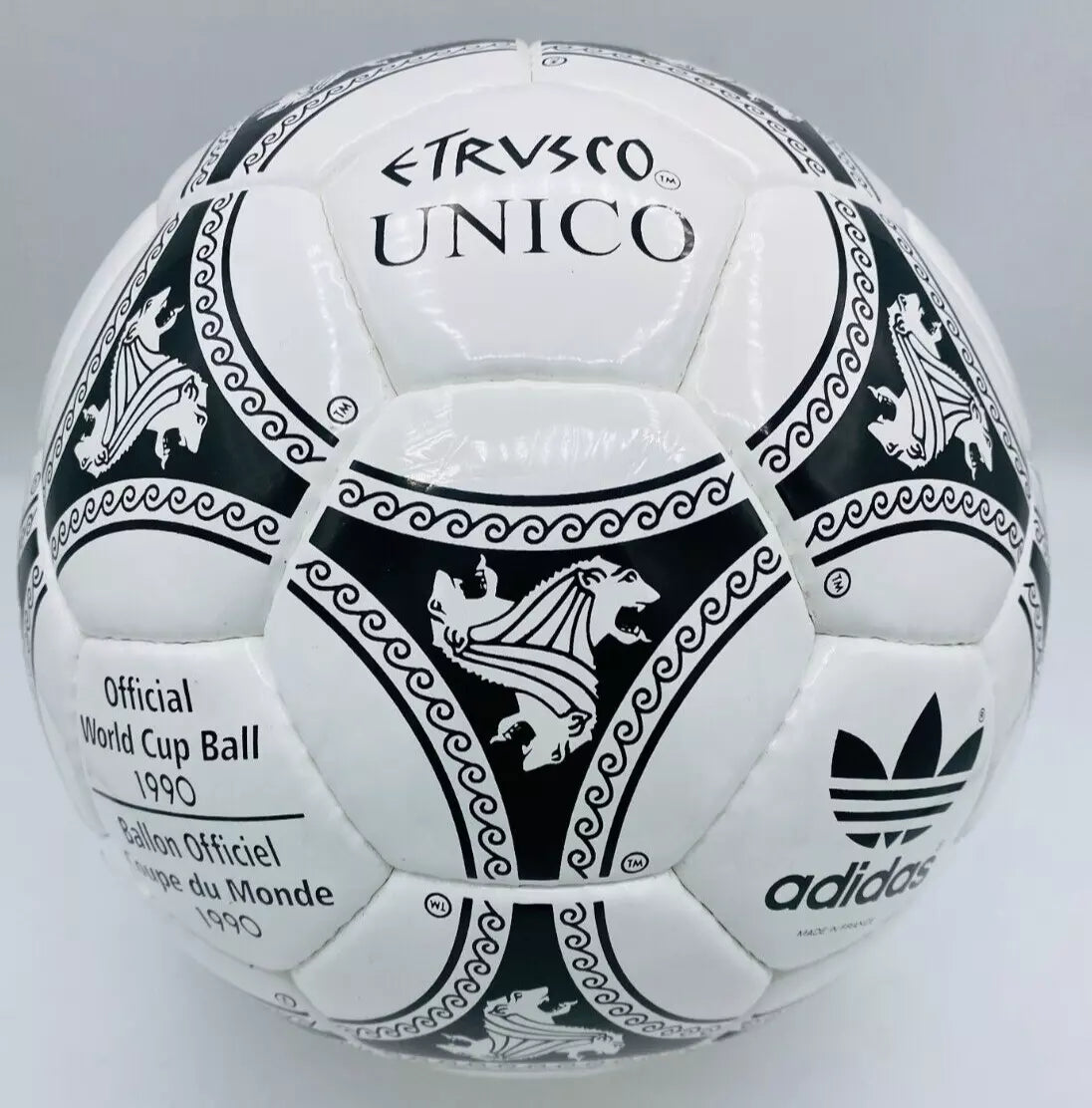 Adidas Etrusco Unico Soccer ball FIFA World Cup 1990 Match ball Football