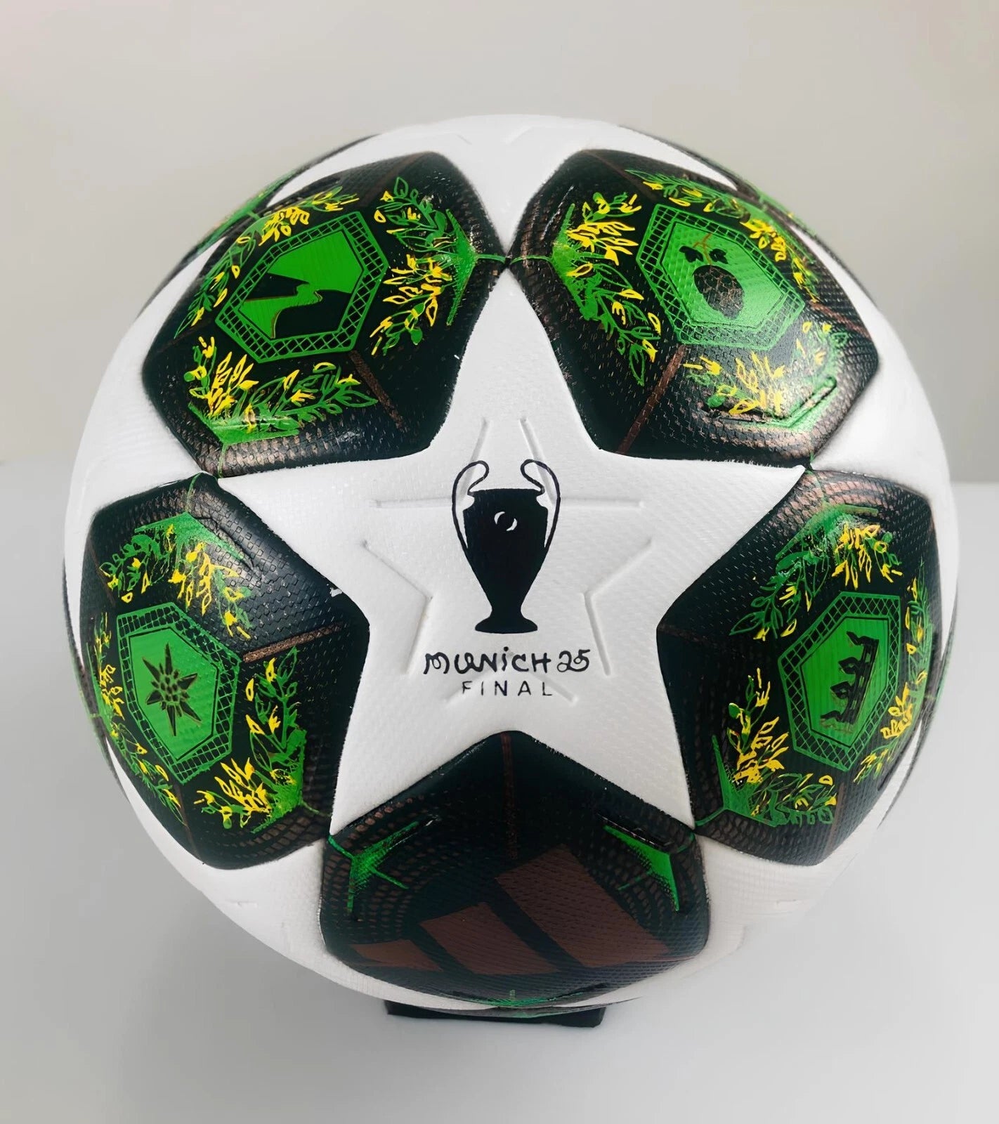 Adidas UEFA FIFA Champion League Munich 25 Final Pro Soccer
